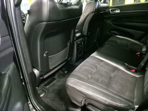 Used 2017 Jeep Grand Cherokee Altitude image 14