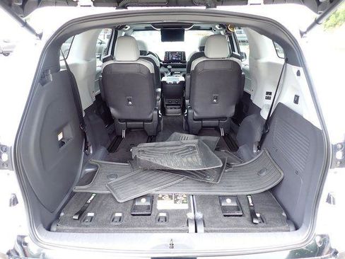 Certified 2022 Toyota Sienna XSE w/ XSE Plus Package AWD/4WD image 6