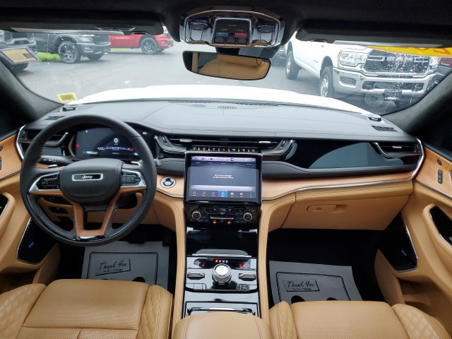 Used 2024 Jeep Grand Cherokee Summit AWD/4WD image 17