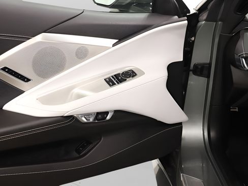 Used 2024 Chevrolet Corvette Stingray Preferred Cpe w/ Z51 Performance Package RWD image 25