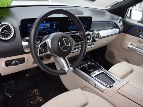 Certified 2025 Mercedes-Benz GLB 250 image 19