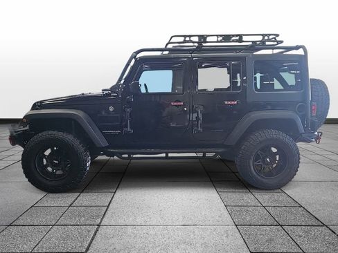 Used 2015 Jeep Wrangler Unlimited Rubicon w/ Connectivity Group AWD/4WD image 7