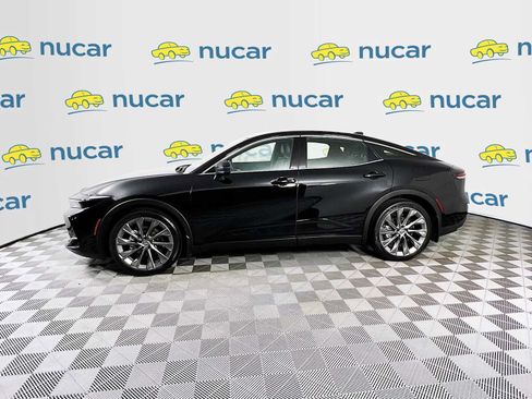 Used 2023 Toyota Crown Limited image 4