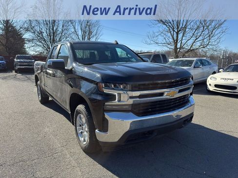 Used 2021 Chevrolet Silverado 1500 LT image 2