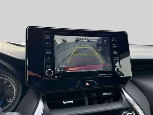 Used 2022 Toyota Venza XLE image 30