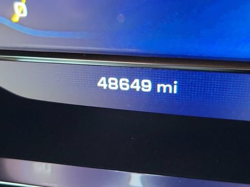 Used 2024 Chevrolet Suburban High Country AWD/4WD image 24