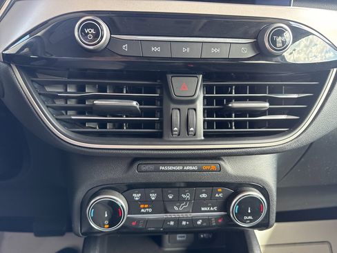 Certified 2022 Ford Escape SEL image 32