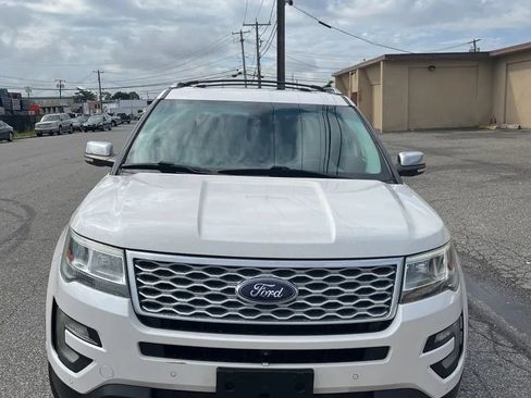 Used 2017 Ford Explorer Platinum AWD/4WD image 14