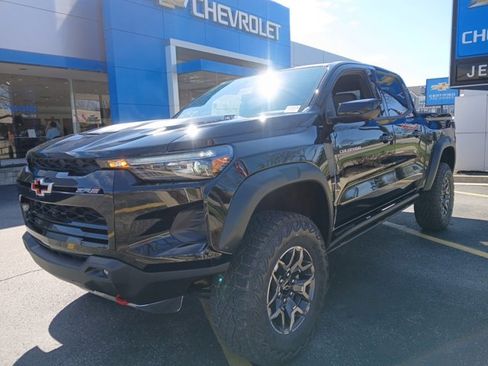 New 2026 Chevrolet Colorado ZR2 w/ Technology Package AWD/4WD image 6