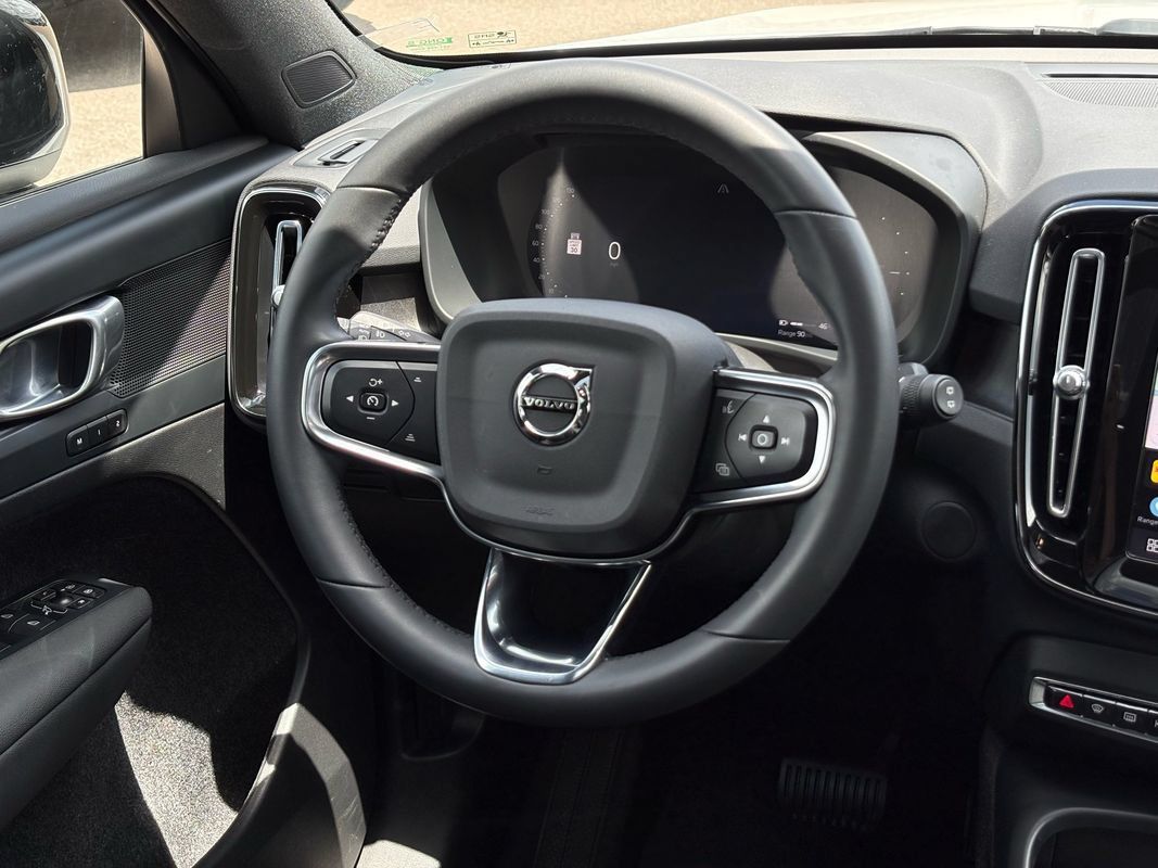 Used 2023 Volvo XC40 Recharge Plus AWD/4WD image 12
