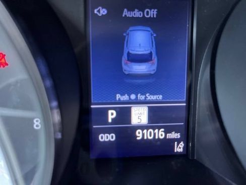 Used 2022 Toyota C-HR XLE FWD image 7