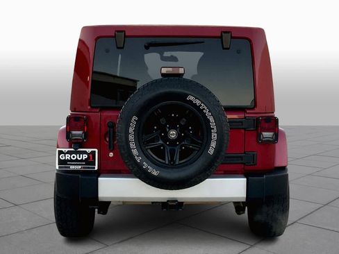 Used 2012 Jeep Wrangler Unlimited Sahara w/ Connectivity Group image 4