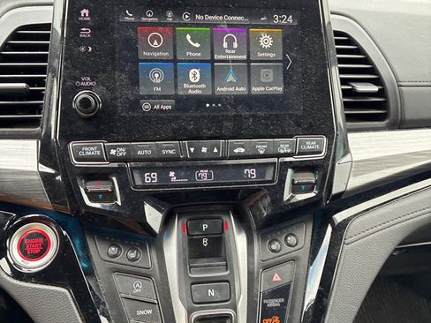 Used 2022 Honda Odyssey Elite image 3