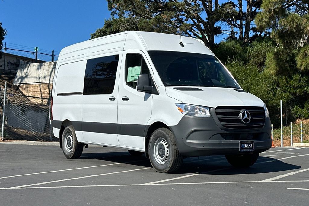 Used 2025 Mercedes-Benz Sprinter 2500 image 2