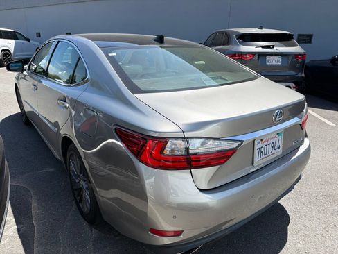 Used 2018 Lexus ES 350 w/ Navigation System Package FWD image 4