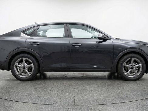 Used 2025 Kia K4 LXS image 11