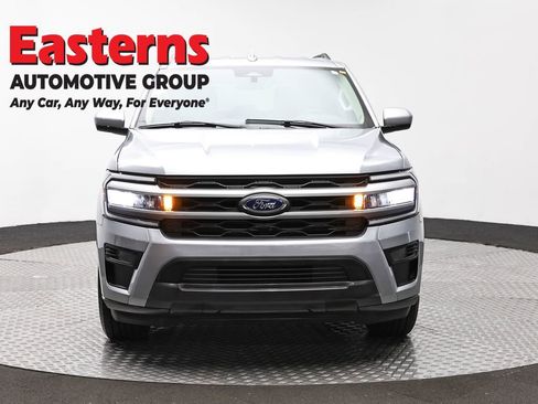Used 2024 Ford Expedition XLT image 2