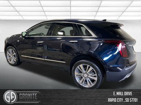 Used 2022 Cadillac XT5 Premium Luxury image 3