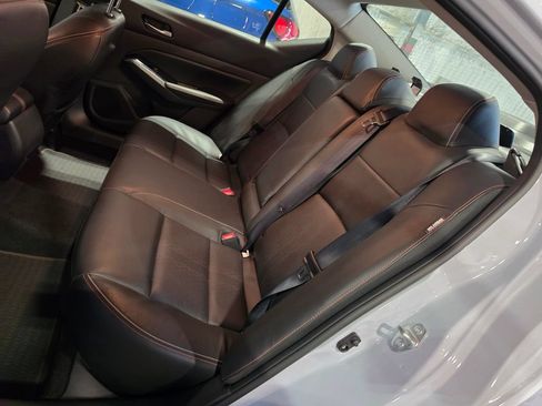 Used 2025 Nissan Altima 2.5 SR w/ SR Premium Package FWD image 7