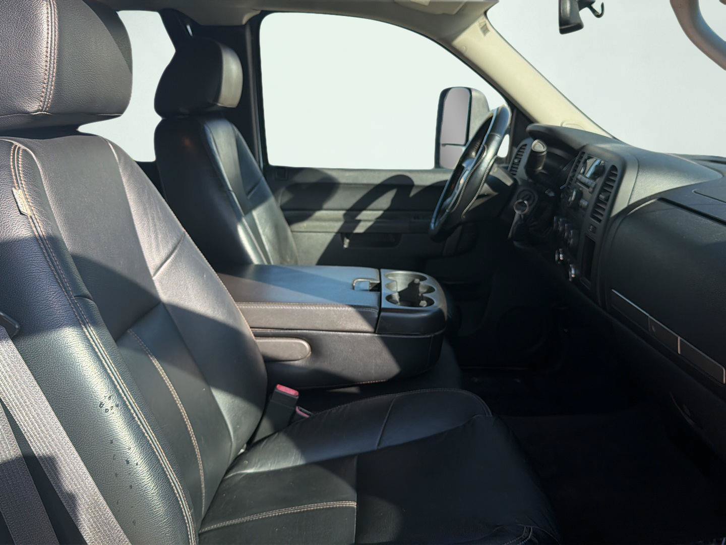 Used 2011 Chevrolet Silverado 2500 LT AWD/4WD image 14