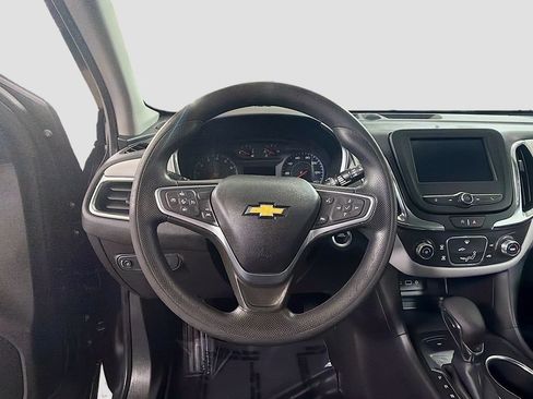 Used 2022 Chevrolet Equinox LS AWD/4WD image 13