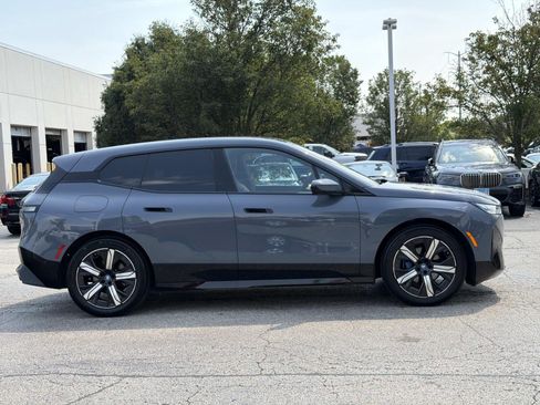 Certified 2022 BMW iX xDrive50 w/ Sport Package AWD/4WD image 4