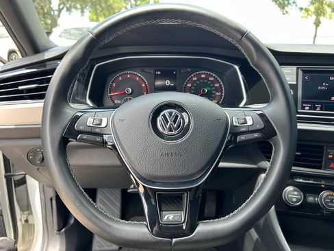 Used 2019 Volkswagen Jetta R-Line w/ R-Line Cold Weather Package FWD image 19