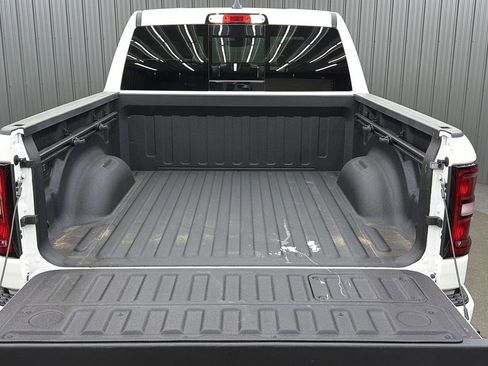 Used 2025 RAM 1500 Laramie w/ Night Edition image 17