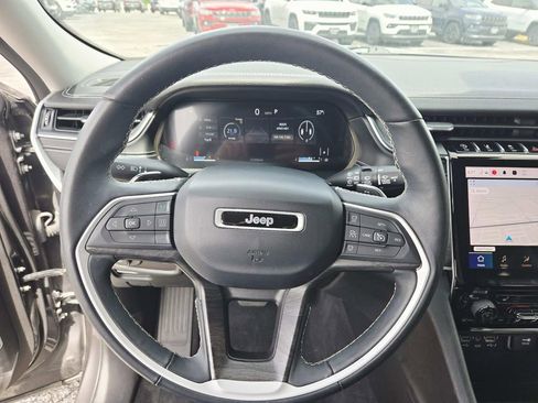 Used 2022 Jeep Grand Cherokee Limited AWD/4WD image 17