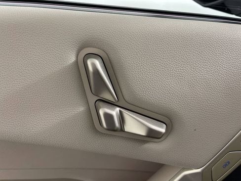 New 2022 BMW iX xDrive50 w/ Convenience Package image 19