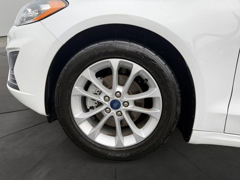 Used 2020 Ford Fusion SE image 9