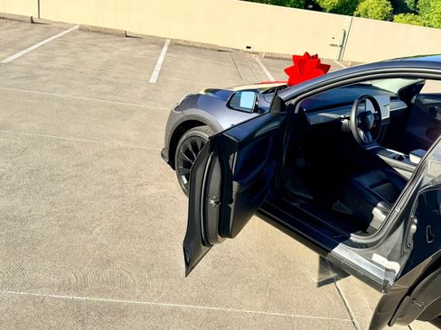 Used 2023 Tesla Model Y AWD image 28