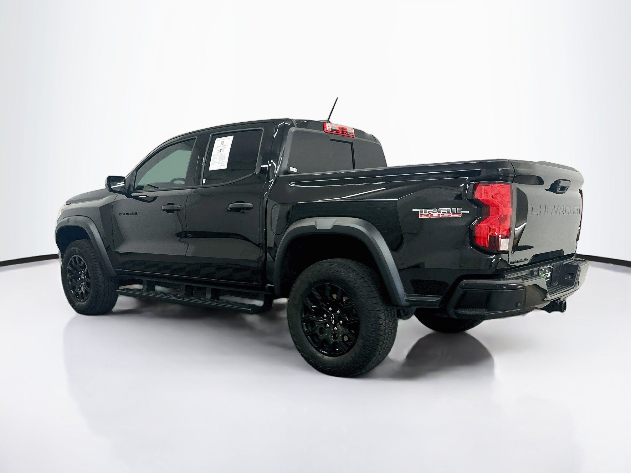 Used 2025 Chevrolet Colorado Trail Boss AWD/4WD image 5