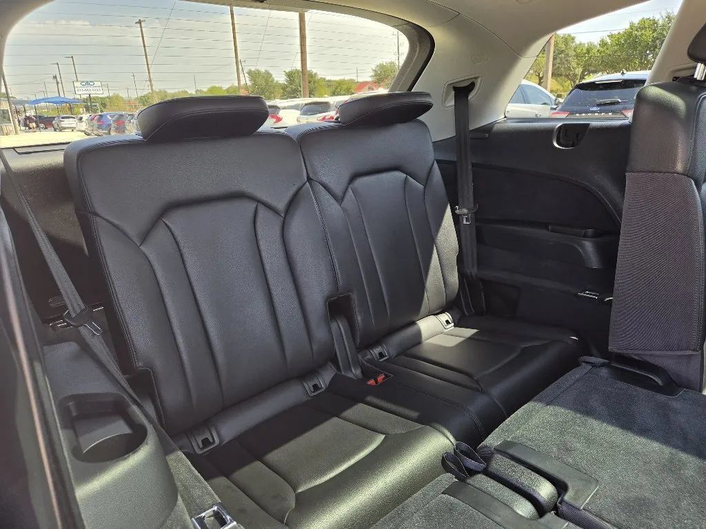 Used 2018 Audi Q7 3.0T Prestige w/ Prestige Package AWD/4WD image 26