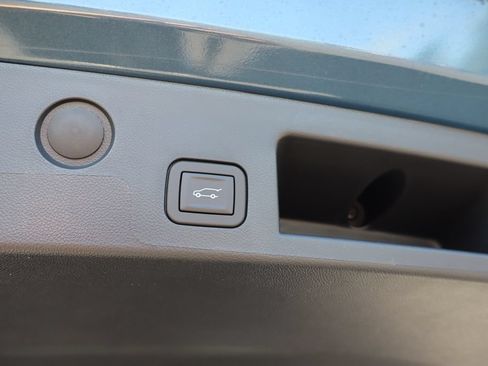 New 2027 Chevrolet Equinox LT w/ Convenience Package II FWD image 25