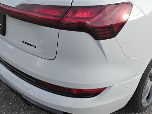 Used 2023 Audi e-tron Prestige w/ Prestige Package image 10