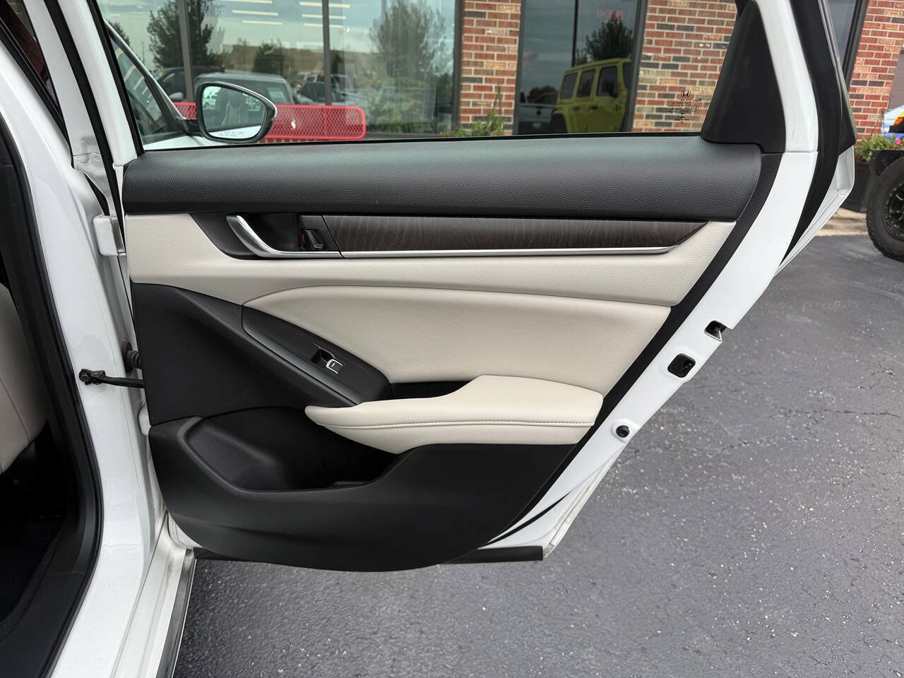Used 2021 Honda Accord EX-L image 22