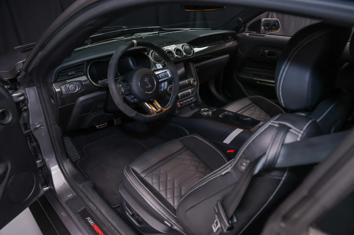 Used 2021 Ford Mustang Shelby GT500 w/ Technology Package RWD image 5