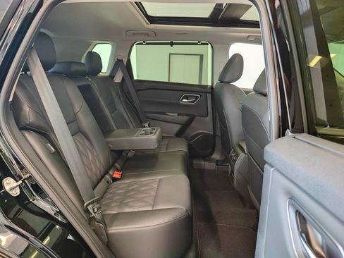 New 2026 Nissan Rogue Platinum AWD/4WD image 16