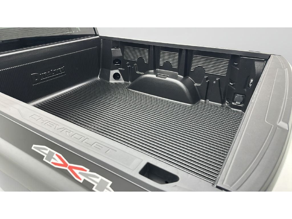 Used 2024 Chevrolet Silverado 1500 LT AWD/4WD image 10