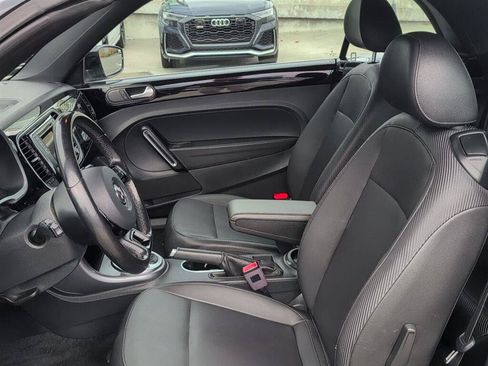 Used 2018 Volkswagen Beetle 2.0T FWD image 13