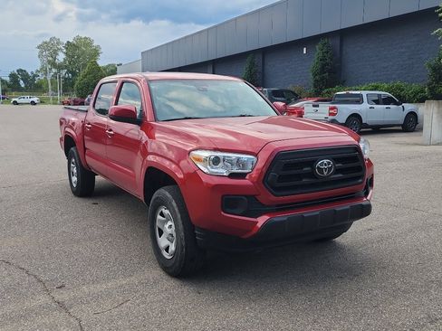 Used 2023 Toyota Tacoma SR AWD/4WD image 9