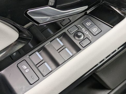 Used 2024 Land Rover Range Rover Evoque S image 27