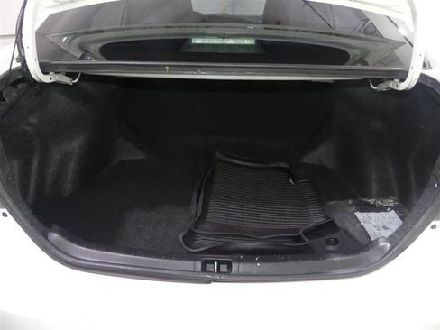 Used 2018 Toyota Corolla SE FWD image 9
