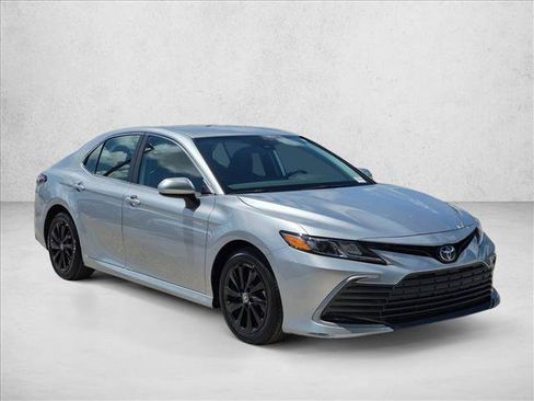 Used 2023 Toyota Camry LE FWD image 3