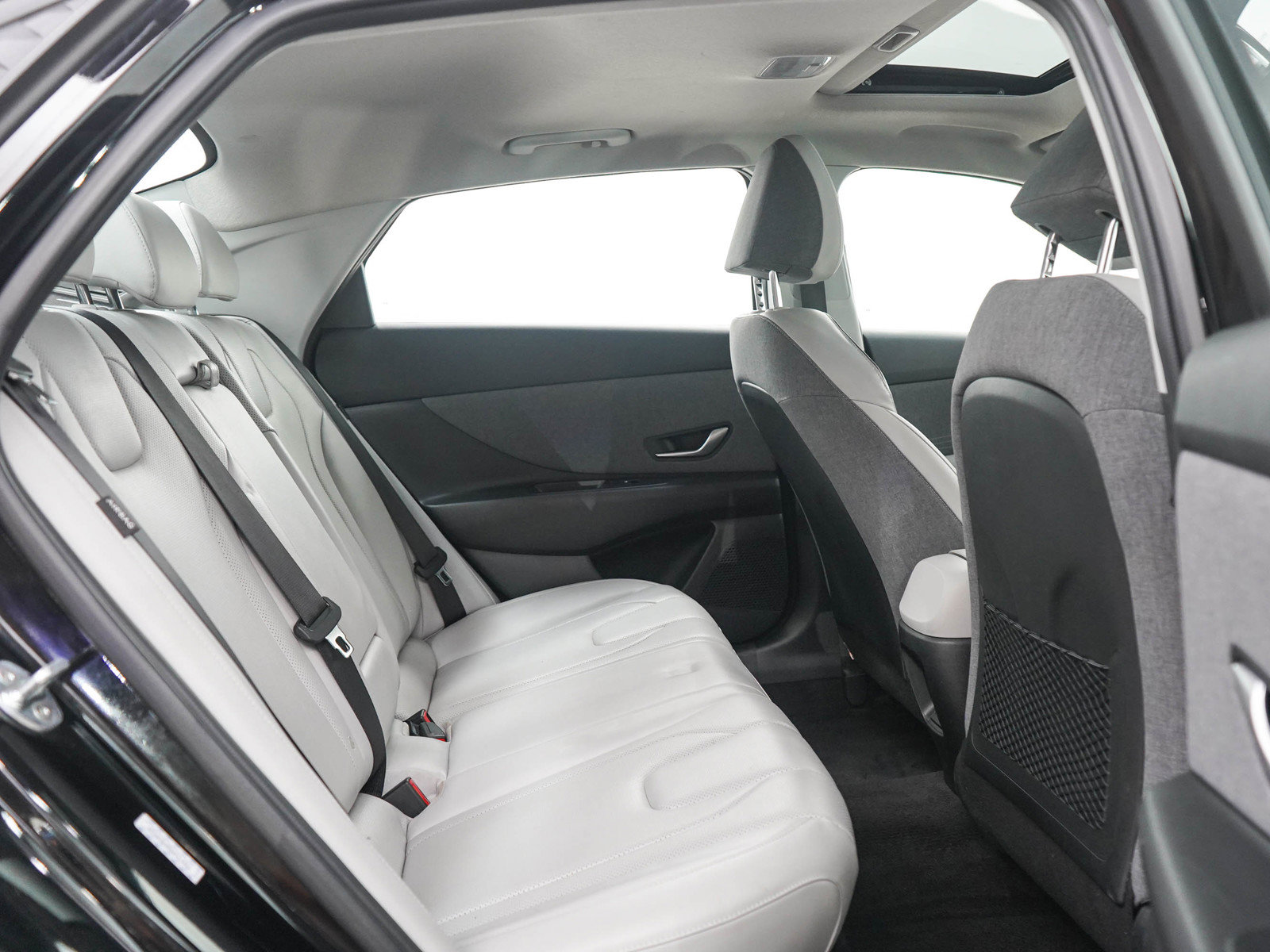 Used 2024 Hyundai Elantra Limited FWD image 12