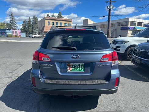 Used 2013 Subaru Outback 2.5i Limited w/ Popular Pkg 2 image 4