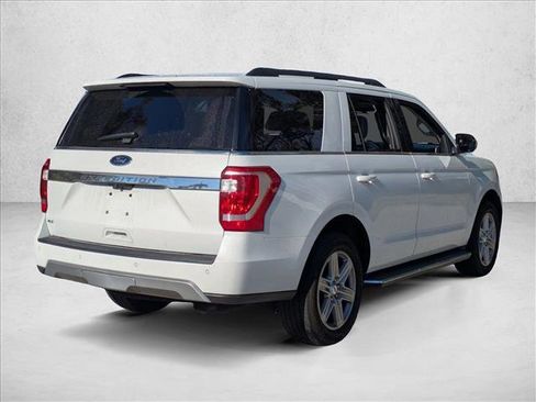 Used 2021 Ford Expedition XLT image 3