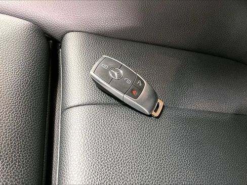 Used 2025 Mercedes-Benz GLA 250 image 10