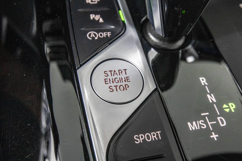 Used 2024 BMW X4 xDrive30i w/ Parking Assistance Package AWD/4WD image 26